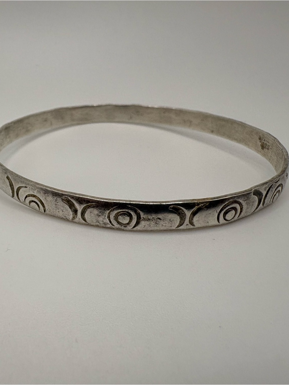 Vintage 925 Sterling Silver Etched Crescent Moon Bangle⁠